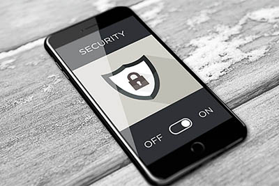 smartphone avec logo de sécurité