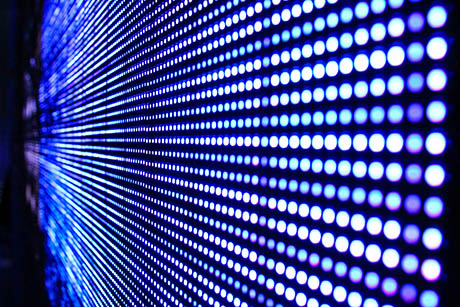 gros plan sur écran de LEDs bleues