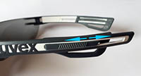detail du réglage des branches de lunettes
