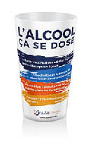 gobelet doseur avec texte l'alcool ça se dose