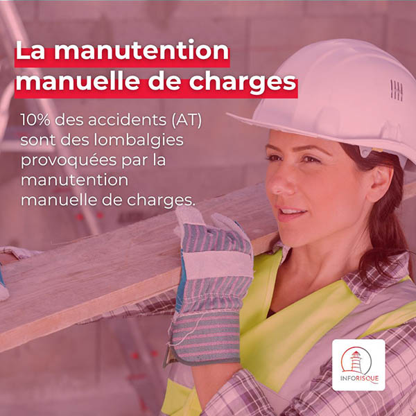 femme avec des EPI portant une planche avec texte sur les effets de la manutention manuelle