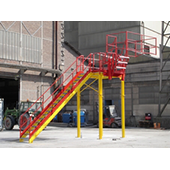 TRIAX _ Accès sur citernes et conteneurs Ensemble d'accès sécurisé sur citerne "clés en main"