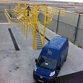 Accès sur citernes et conteneurs